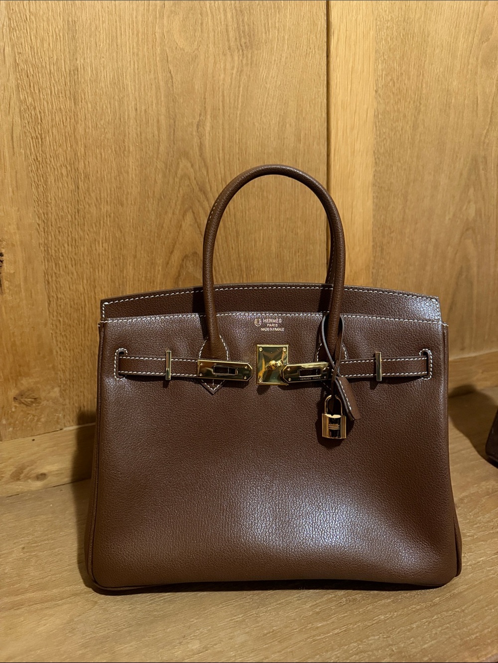Barenia leather with contrast white stitching - Picture 4 of 17